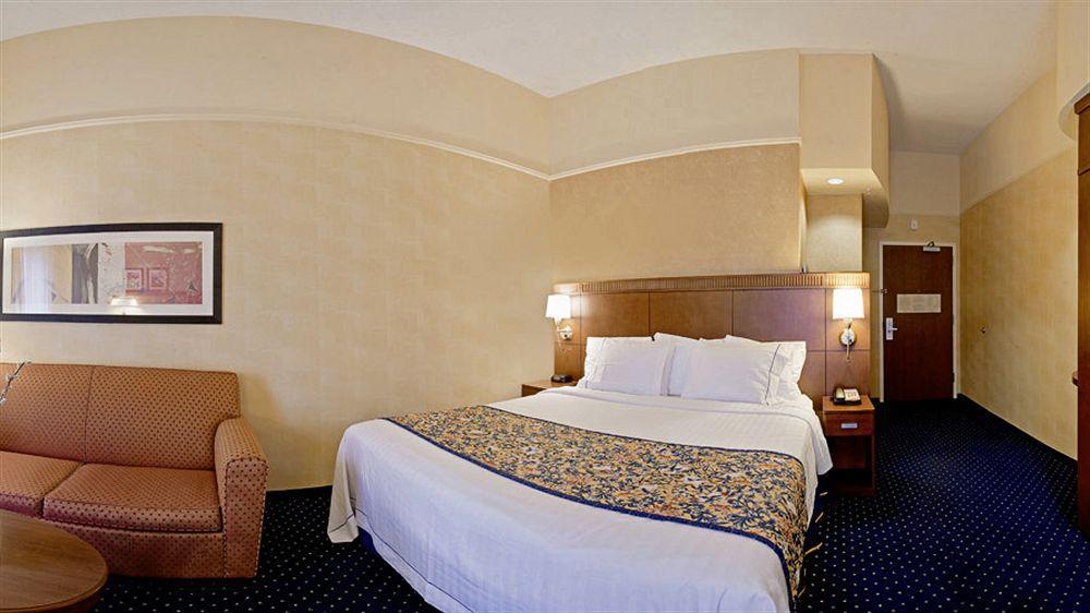 Courtyard Boston Raynham Hotell Eksteriør bilde