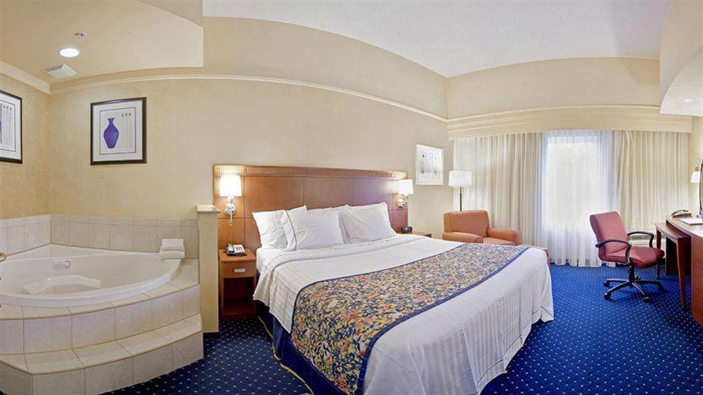 Courtyard Boston Raynham Hotell Eksteriør bilde
