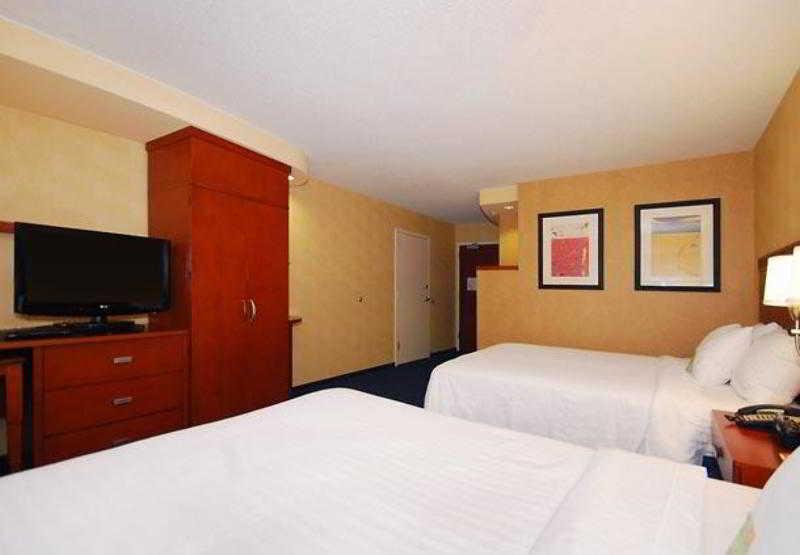 Courtyard Boston Raynham Hotell Eksteriør bilde