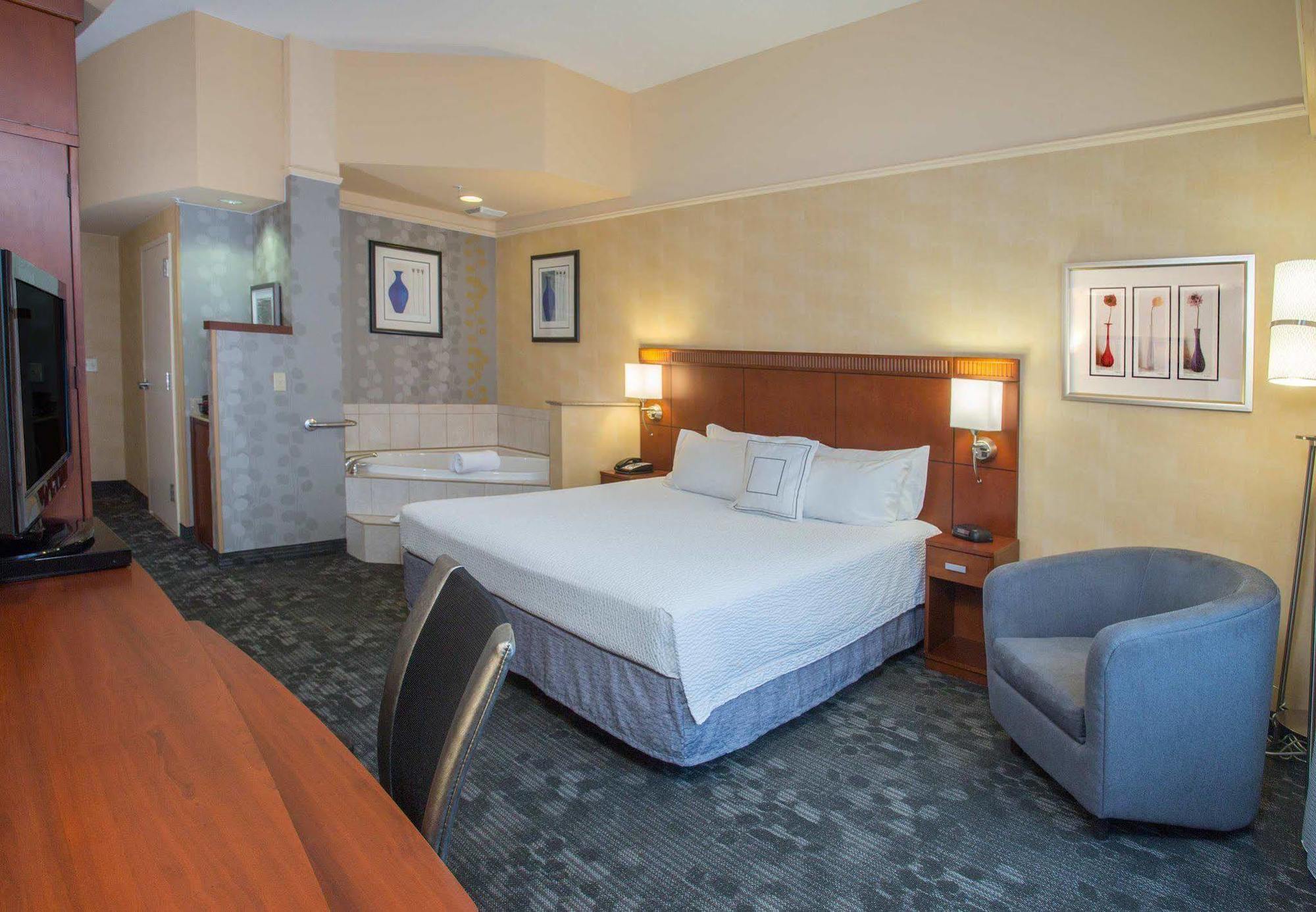 Courtyard Boston Raynham Hotell Eksteriør bilde