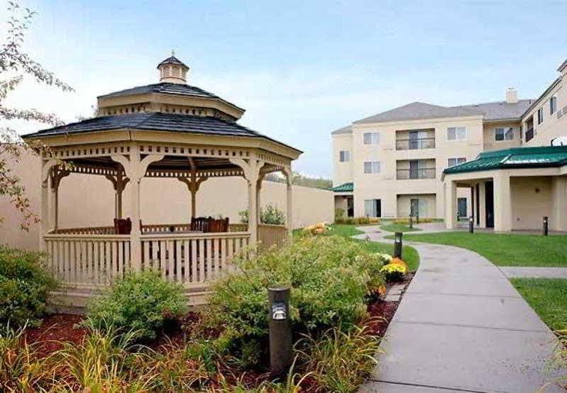 Courtyard Boston Raynham Hotell Eksteriør bilde