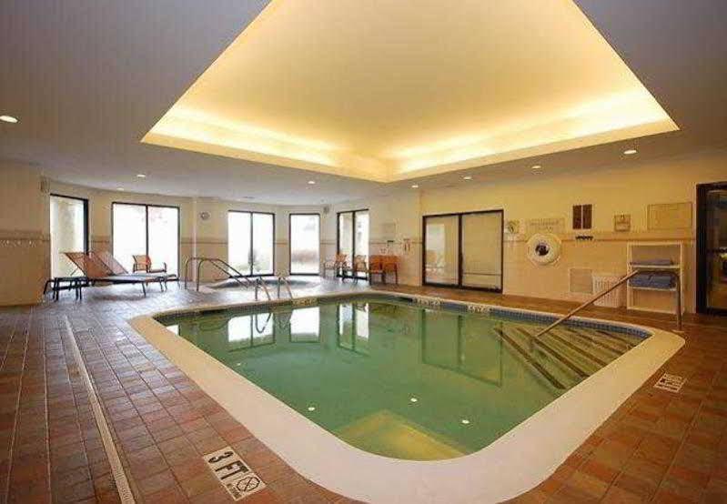 Courtyard Boston Raynham Hotell Eksteriør bilde